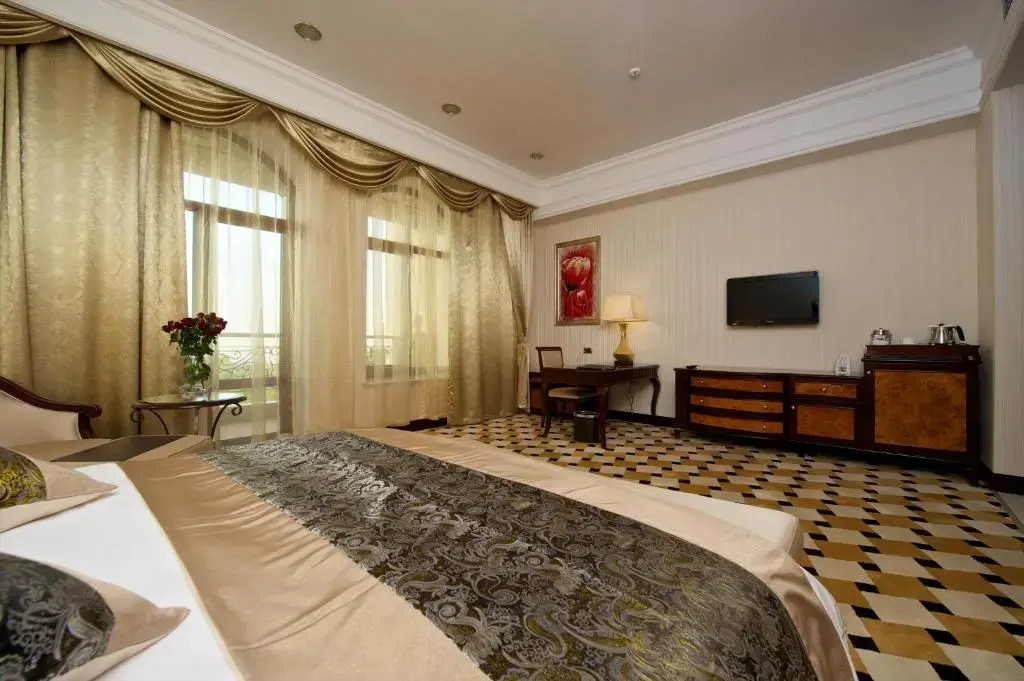 Royal Tulip Алматы