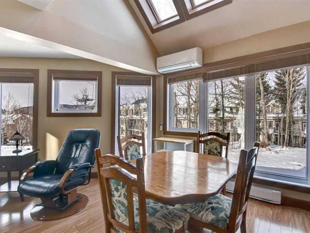 Частный дом Bright Condo near the Lake