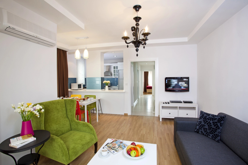 The Room Hotel & Apartments