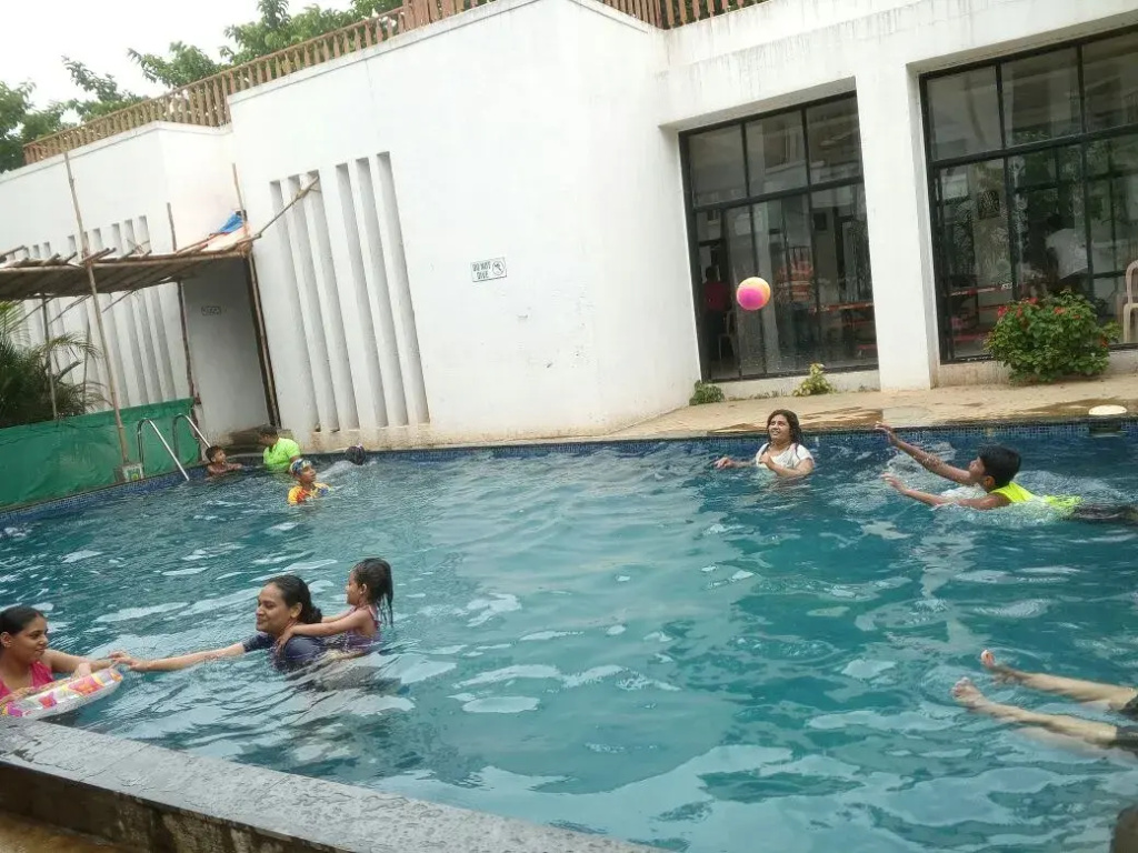 Отель Lonavala Holiday Homes