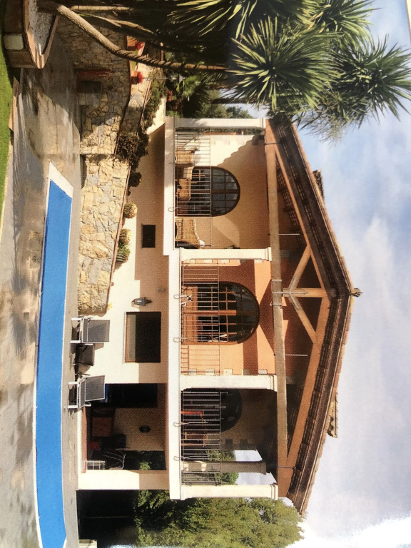 Villa Mas Figures