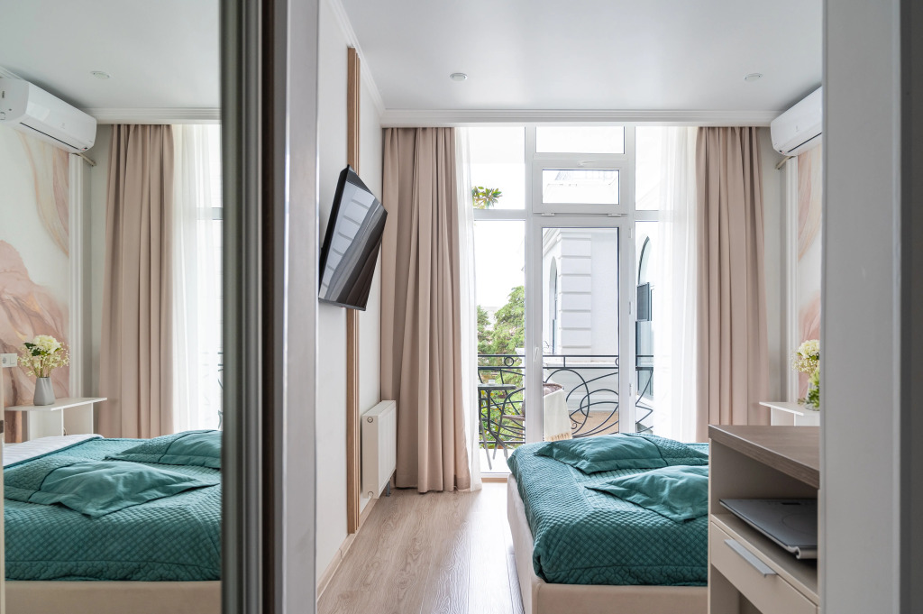 Апартаменты RED APARTMENTS Покровский Парк Орхидея