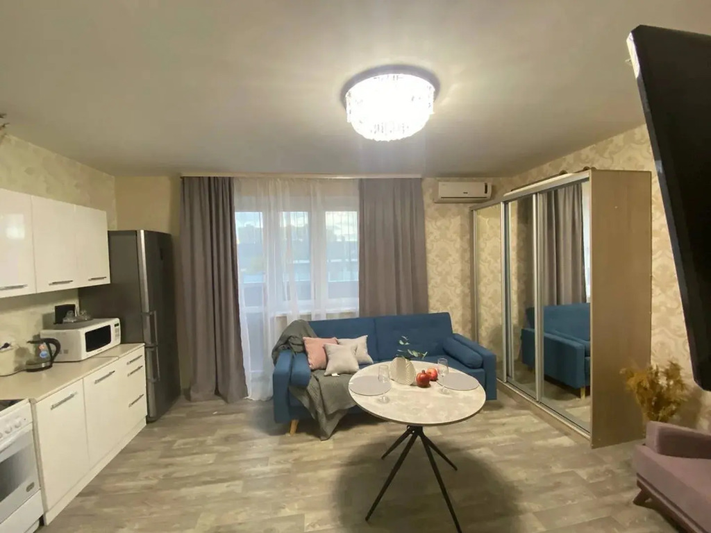 Квартира Отличная, уютная студия в ЖК Крислалл Crystal apartment