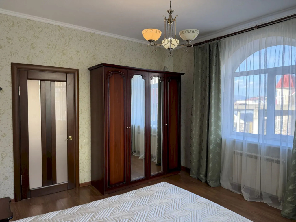 Частный дом 343 с террасами и видом на море — рядом с центром