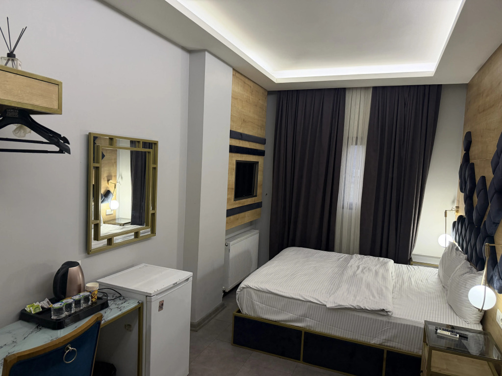 lily airport otel