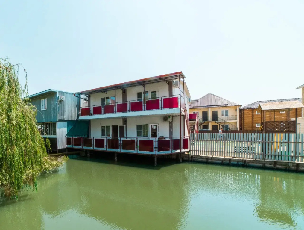 Меблированные комнаты Аврора house