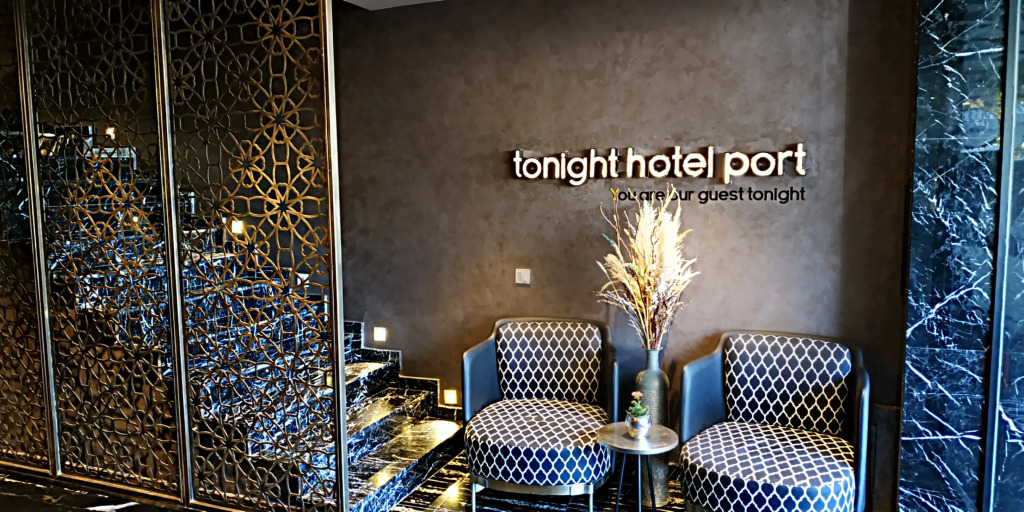 Tonight Hotel Port