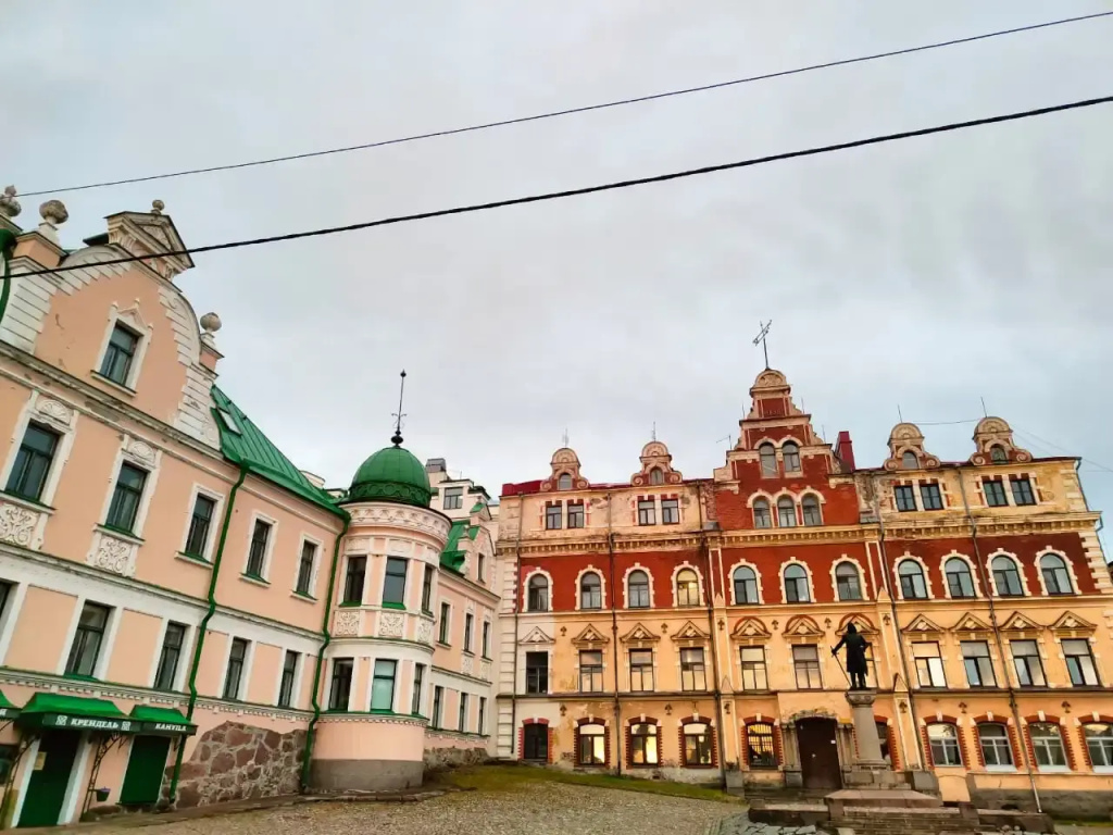 Апартаменты с 3 комнатами с красивым видом из окна в Rooms4Rent