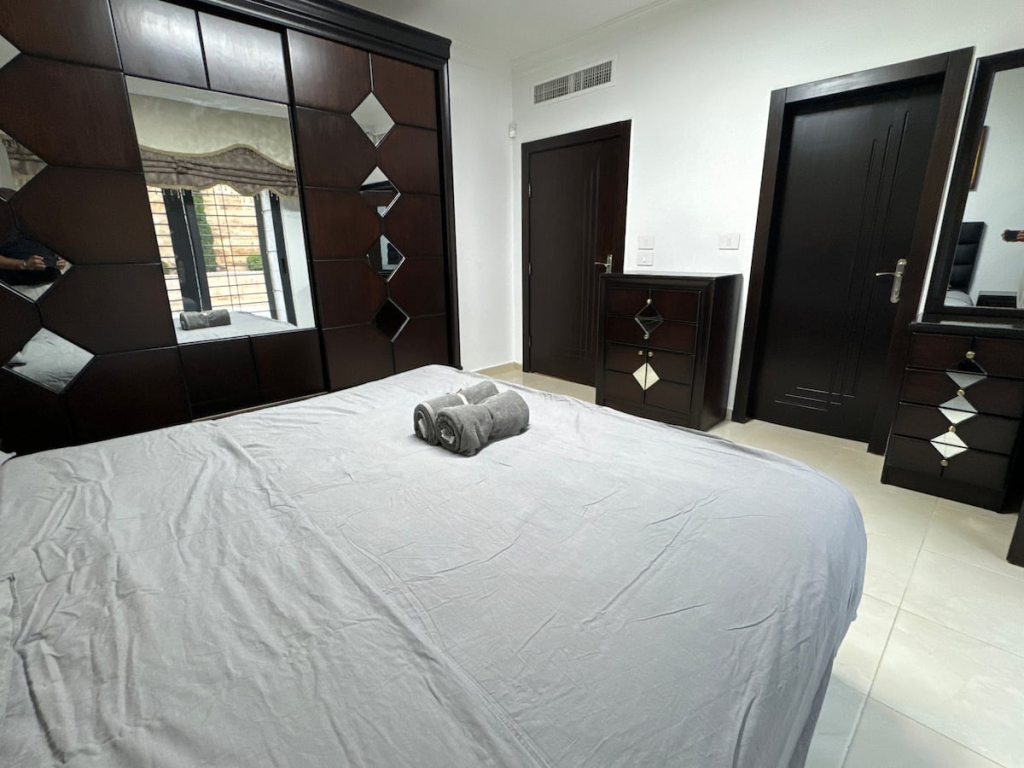 Апартаменты 2 En-suite Rooms Central & Garden Terrace