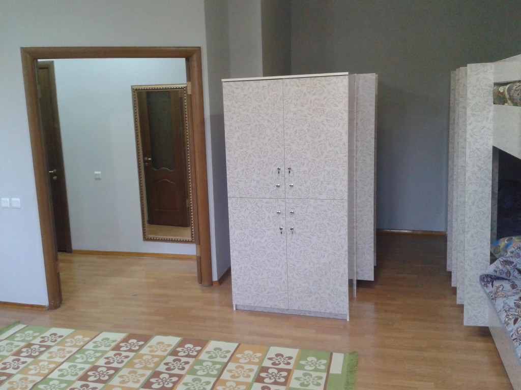 Hostel 64
