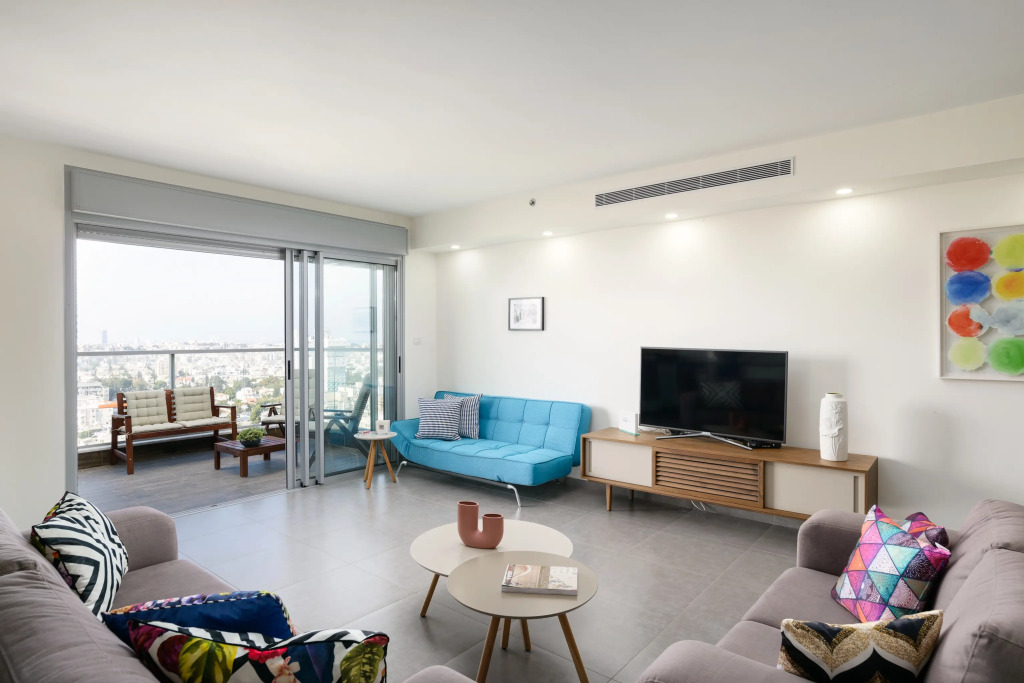 Апартаменты Deluxe & Terrace with City Overview by FeelHome