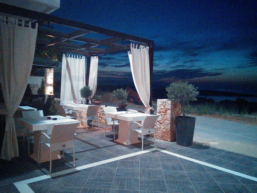 Alexis Hotel