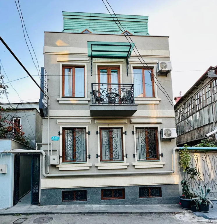 Old Metekhi Stay
