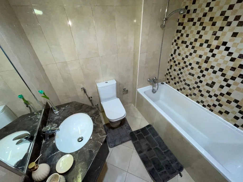 Elite LUX Holiday Homes - Spacious 2BR with Direct Metro Access in Al Furjan Dubai
