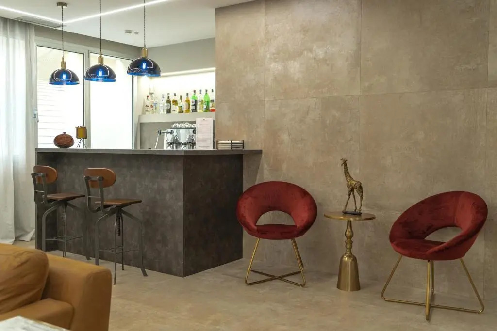 Club Meeting Hotel