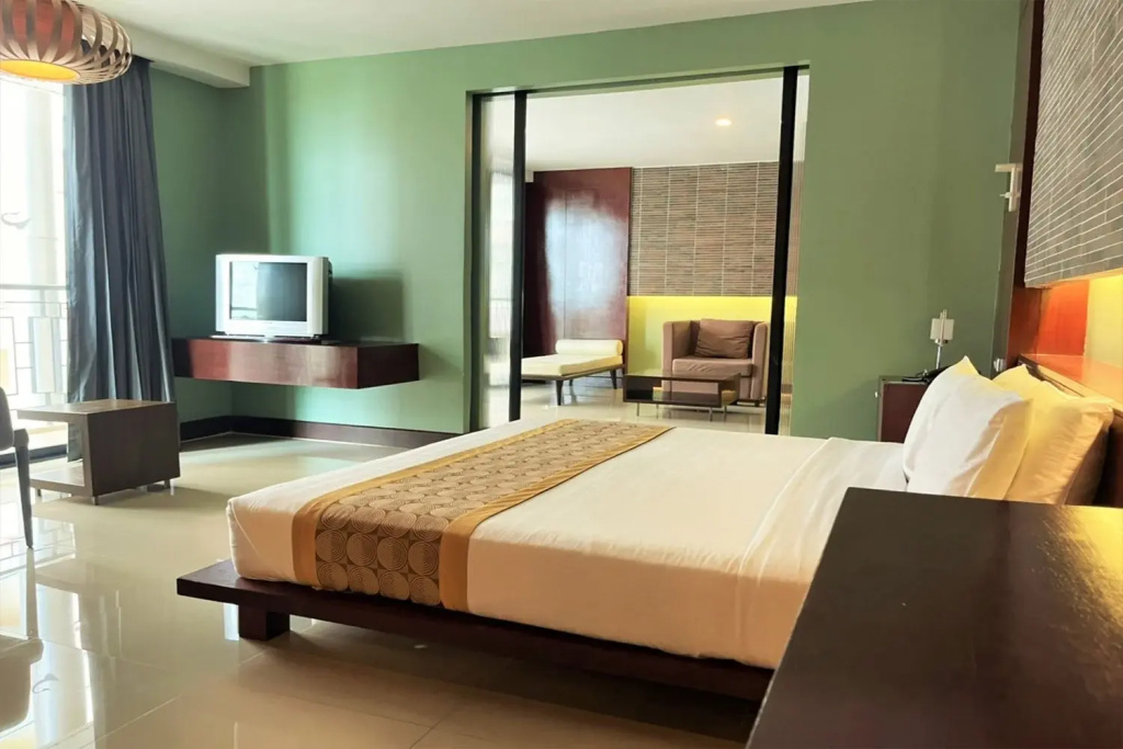 Отель Long Beach Garden Hotel & Pavilions