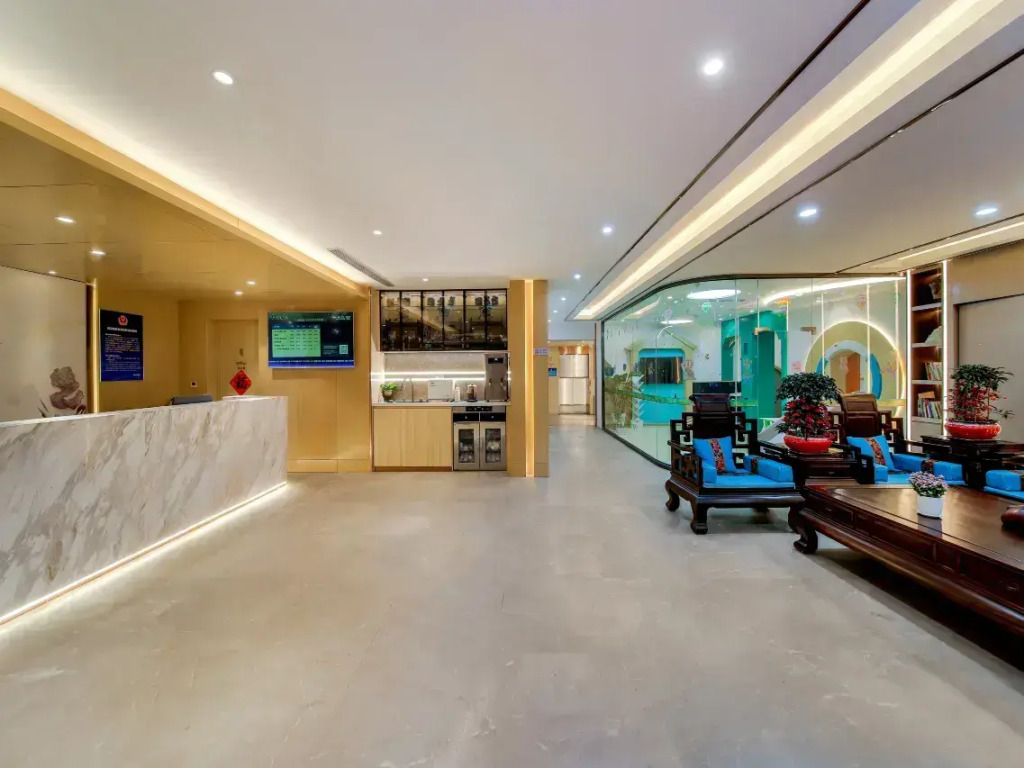 Отель Lavande Beijing Guomao Sihui Subway Station