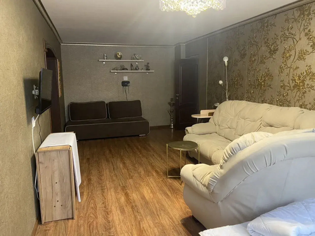 Квартира двухкoмнaтнaя на Маршала Жукова 22