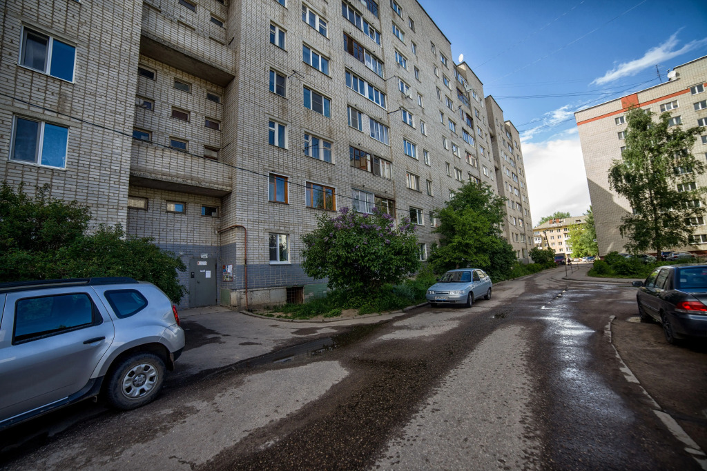 Квартира двухкомнатная с косметическим ремонтом