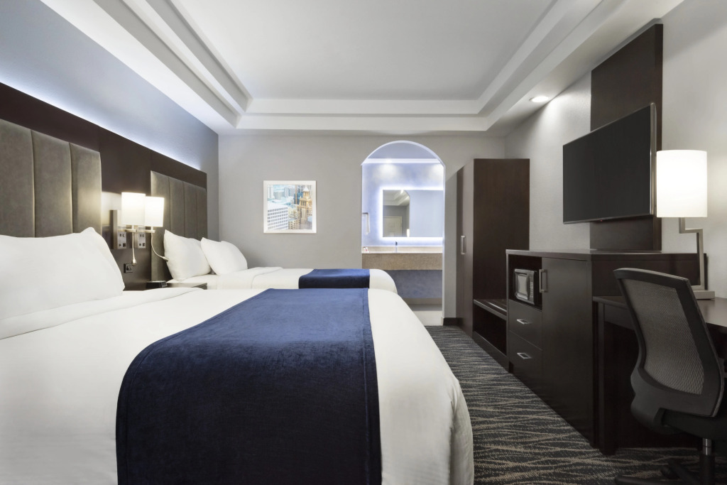 Days Inn & Suites by Wyndham Houston Hobby Airport