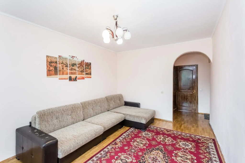 Na Prospekte Dostyk 119 Flat