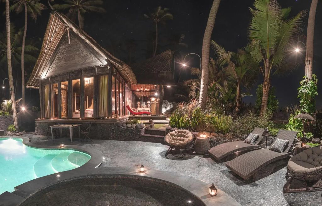 Вилла Absolute Beachfront Villa Laut