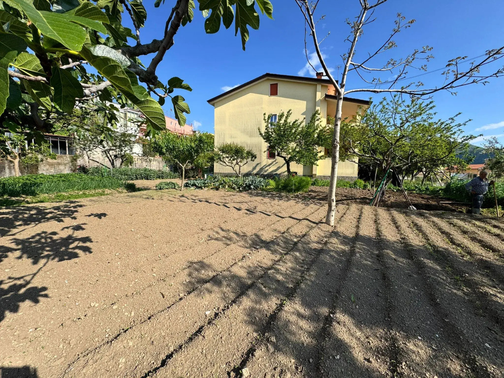 Апартаменты HOME & GARDEN