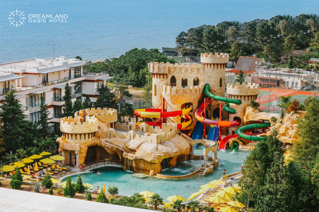 Отель Dreamland Oasis