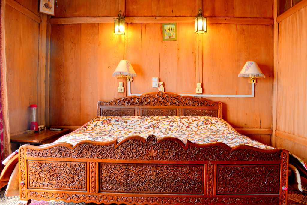 Отель Houseboat Golden Flower