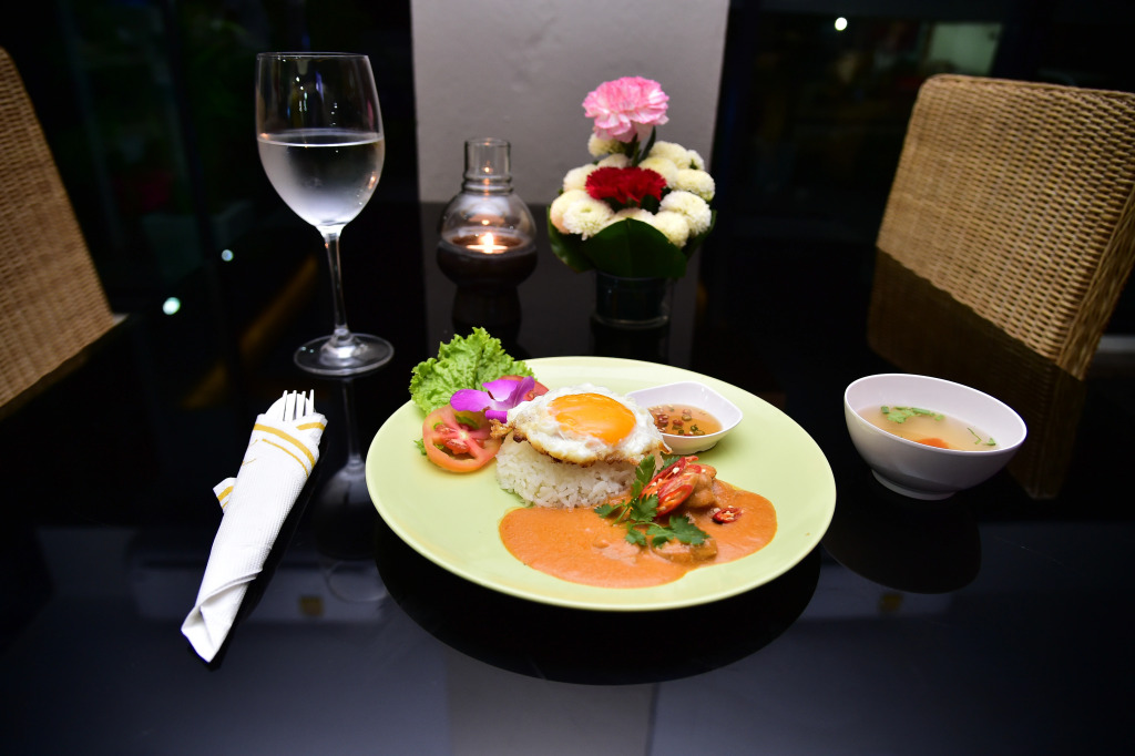 Отель Happy Room Chiang Rai