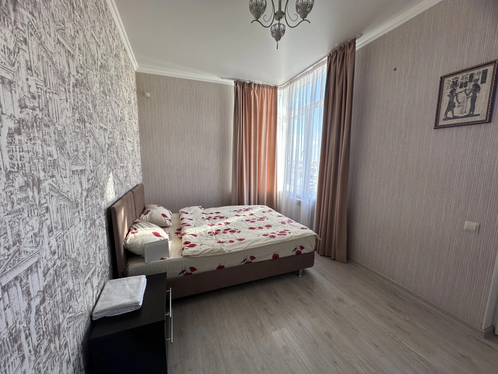 Квартира двухкомнатная 65 м²