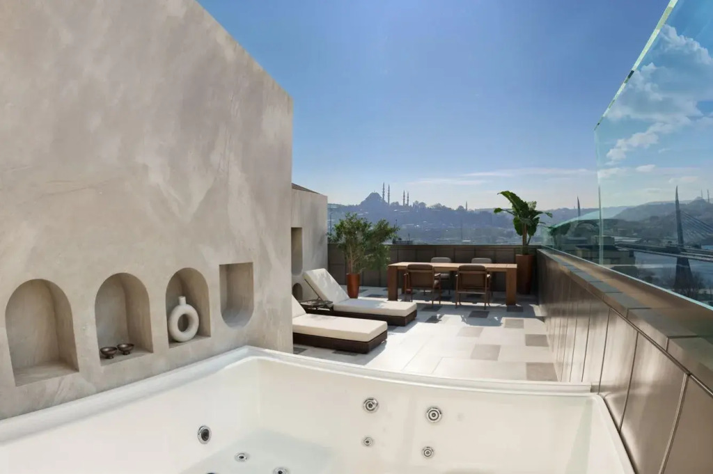 Aloft by Marriott Istanbul Karakoy