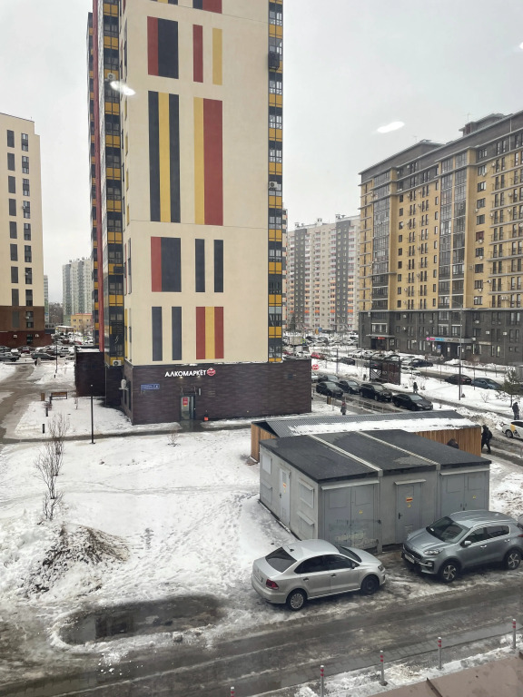 Квартира 2-комнатная квартира на улице Александра Курынова 4