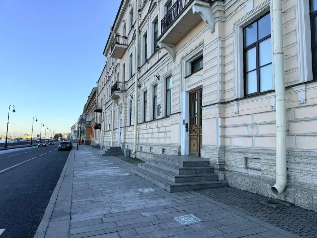 Квартира Красивая студия расположена в историческом центре города Санкт-Петербурга