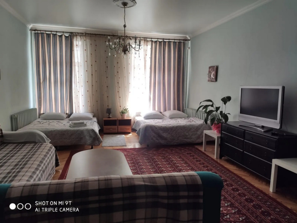 Aleksa Living quarters