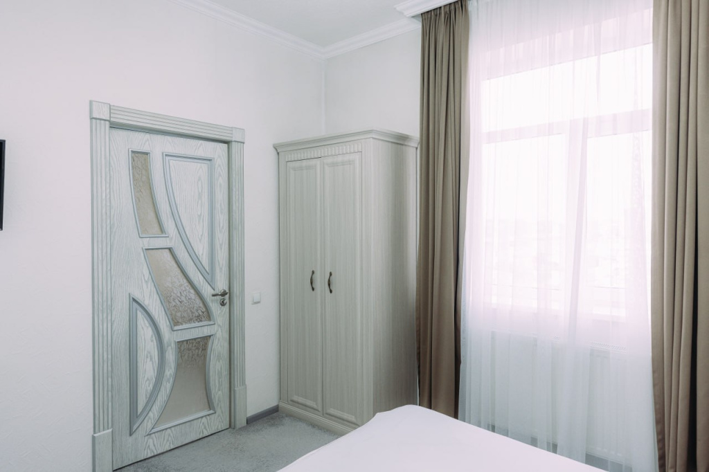 Alexander Hotel