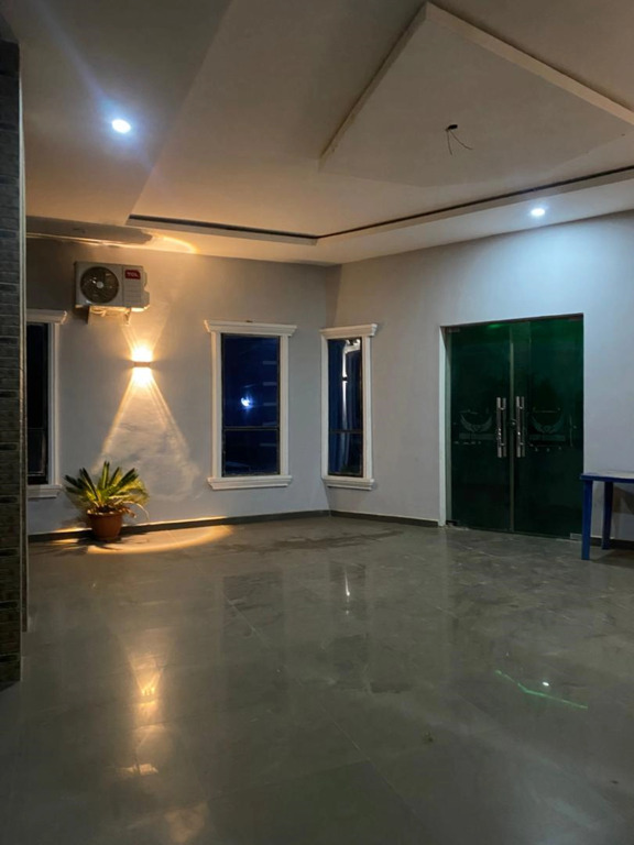Отель Four Diamonds Suites