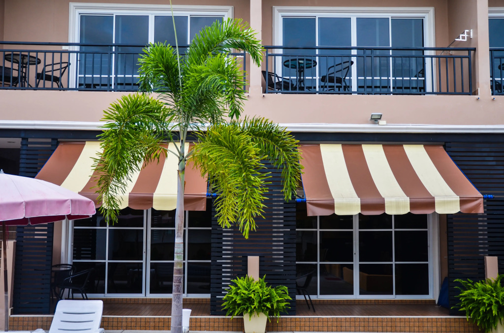 Отель 4 Palms Resort