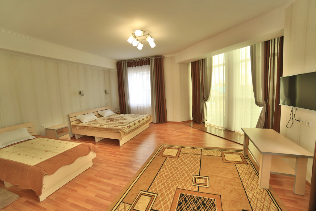 Caravan Hotel