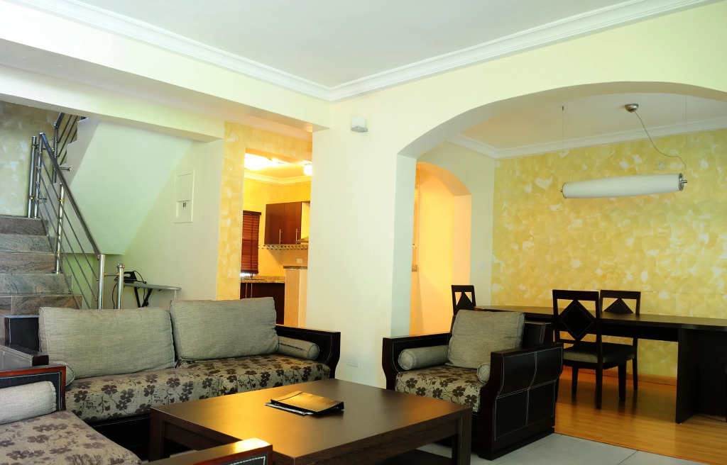 Отель Broadfield Apo Resisdence