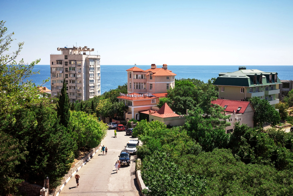 Grand Fleur Hotel