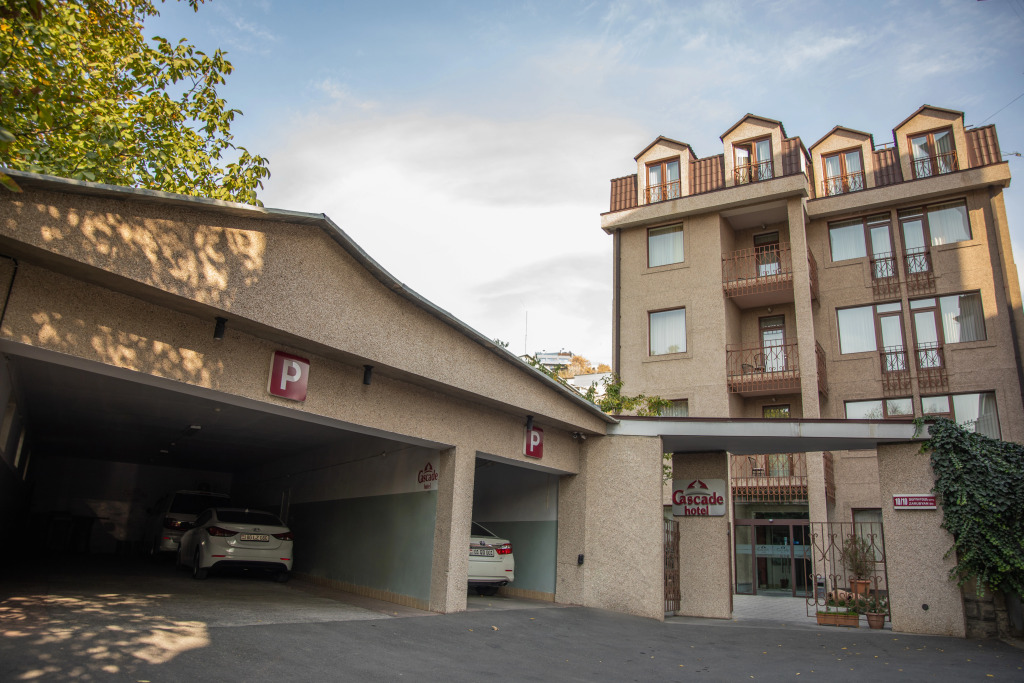Cascade Hotel