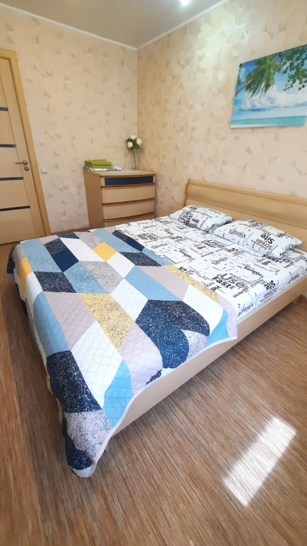 Квартира  Двухкомнатная на Мира 27