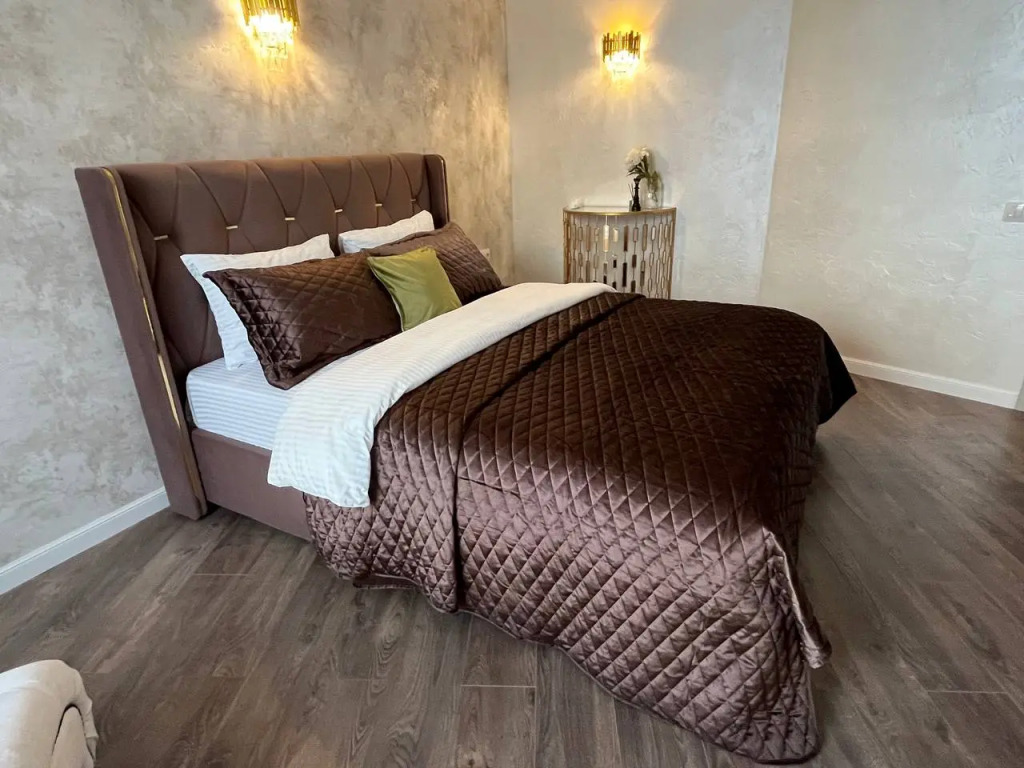 Апартаменты Эль Апарт на Бориса Слюсаря 15с2