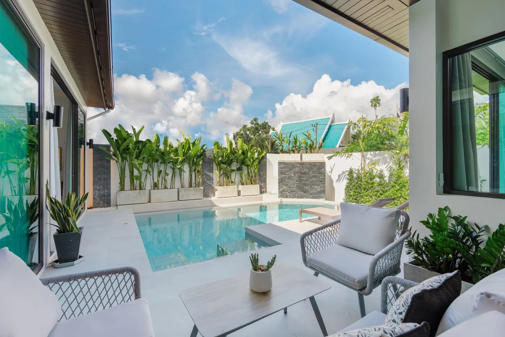 Villa Plunge Modern 2-Bedroom with Private Pool