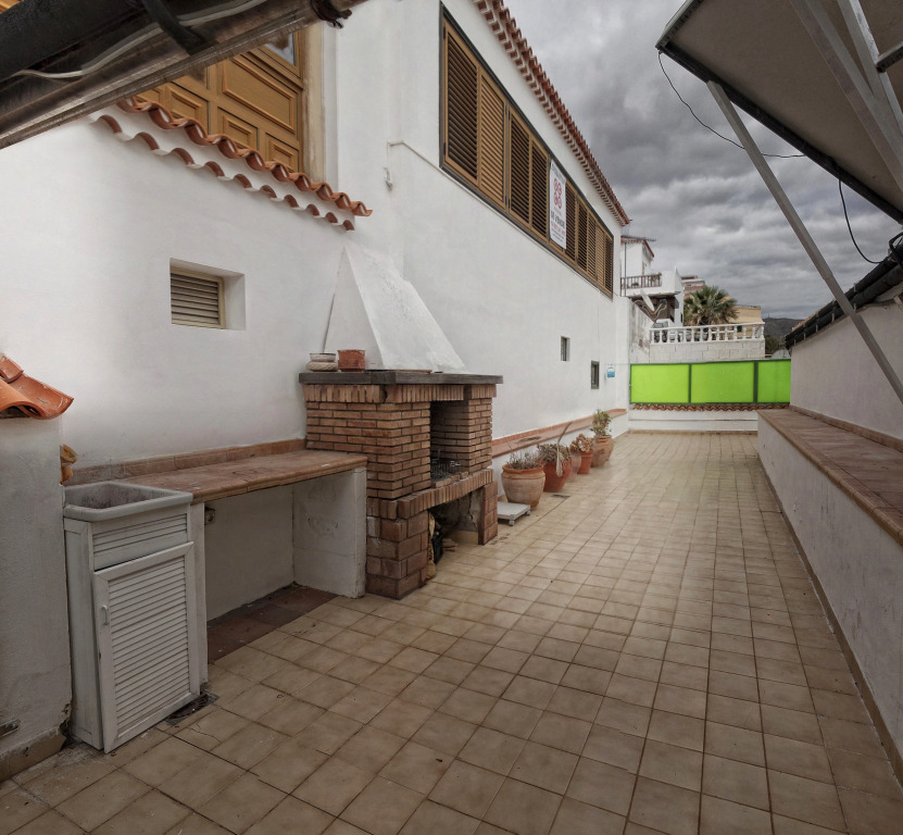 Villa Black Cat