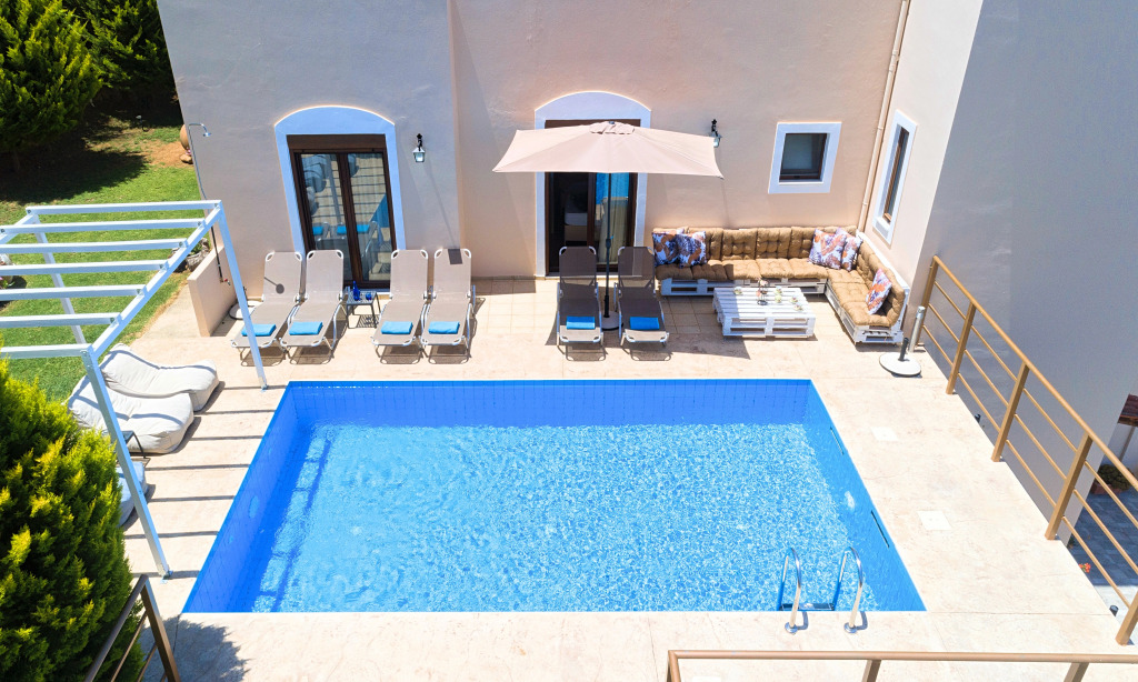 Вилла Cretan Sunny Villa Heated Pool