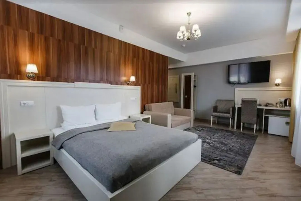 Mariinskiy Hotel