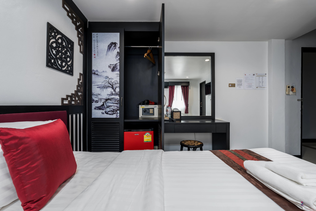 Sunray Beach Hotel Patong