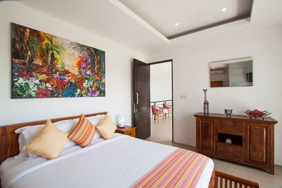 Skye Dee Villa